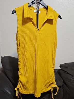 Collared Sleeveless Ribbed Blouse in Mustard - Olivaceous